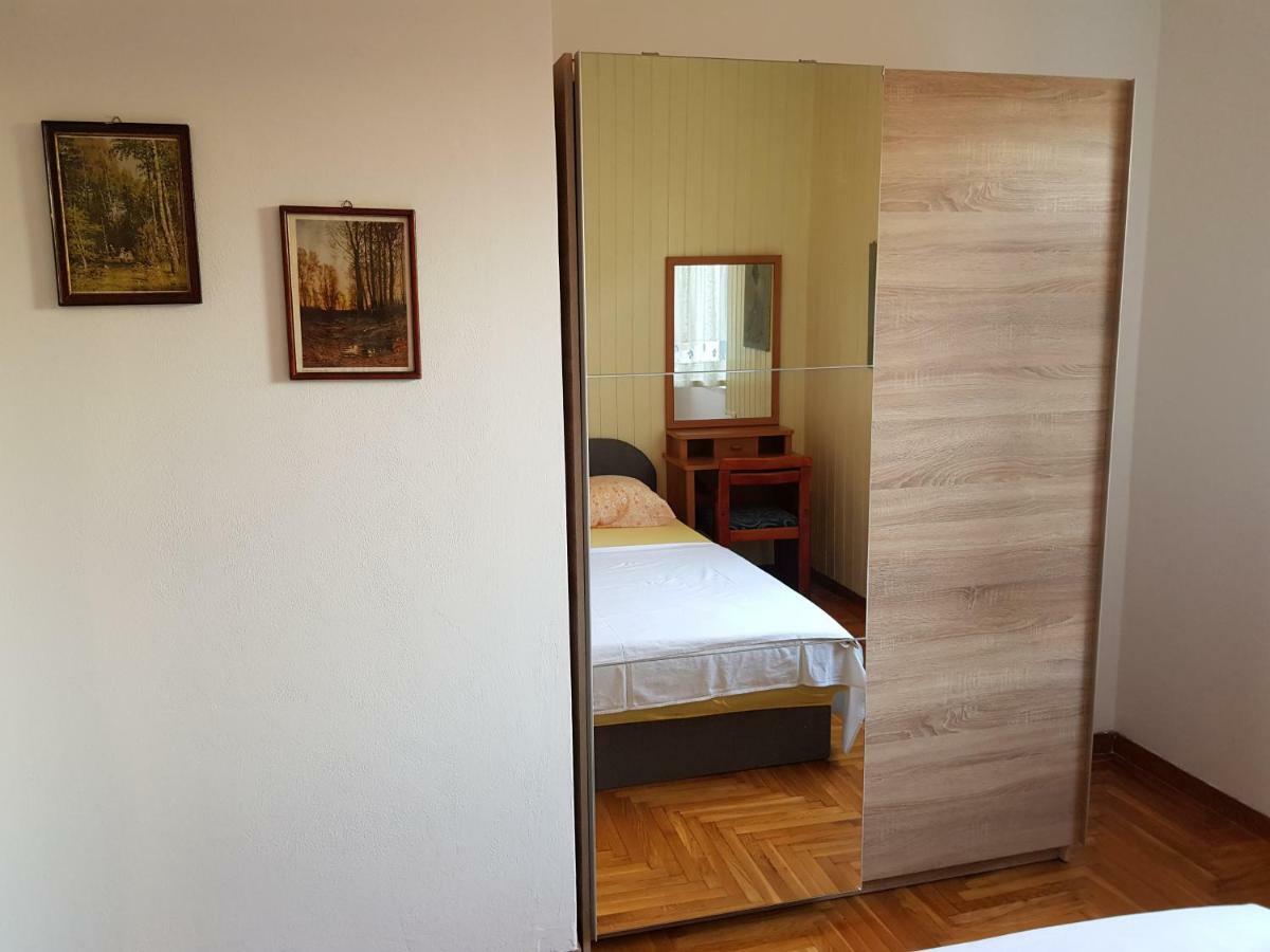 Mare Azzurro Apartments Пула Екстер'єр фото