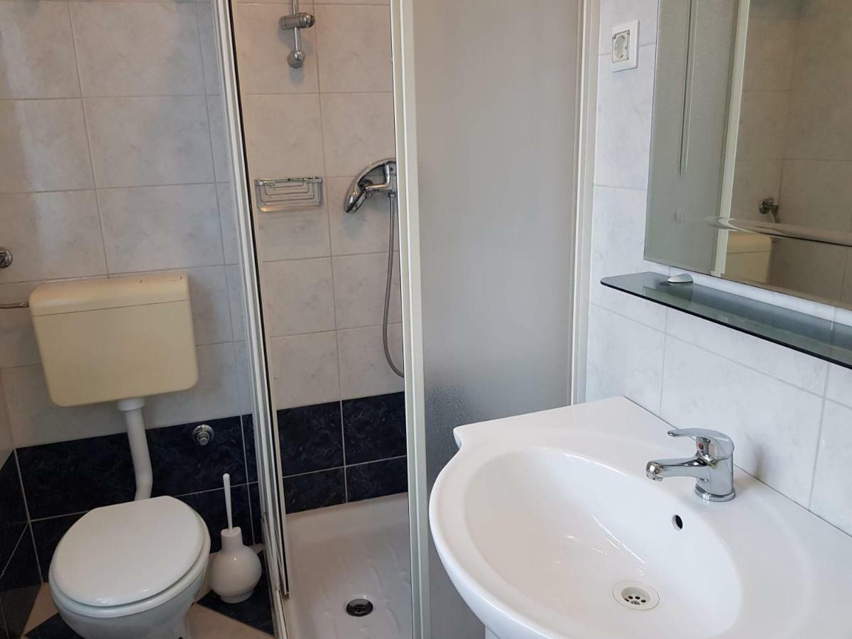 Mare Azzurro Apartments Пула Екстер'єр фото