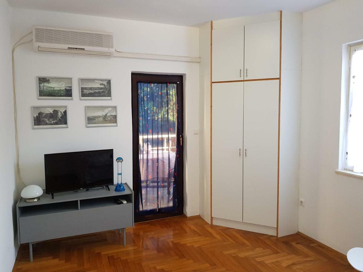 Mare Azzurro Apartments Пула Екстер'єр фото
