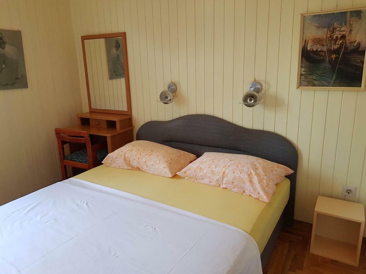 Mare Azzurro Apartments Пула Екстер'єр фото